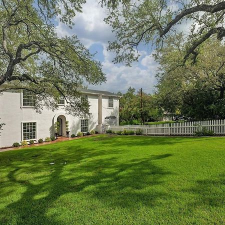 Chateau Lake Austin Exterior foto